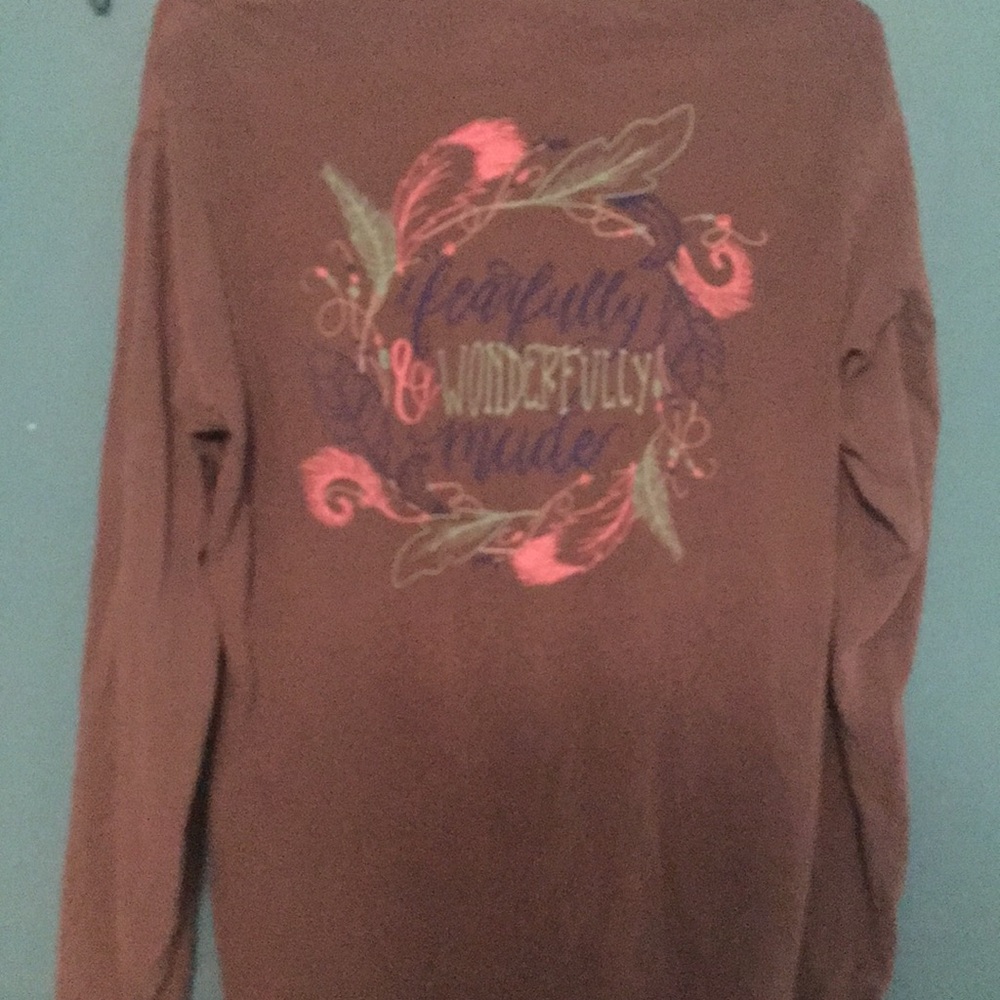 Gray long-sleeve shirt